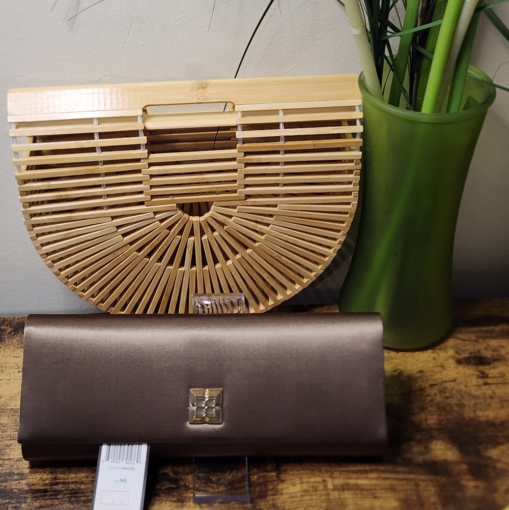 BCBGMAXAZRIA  Envelope Clutch